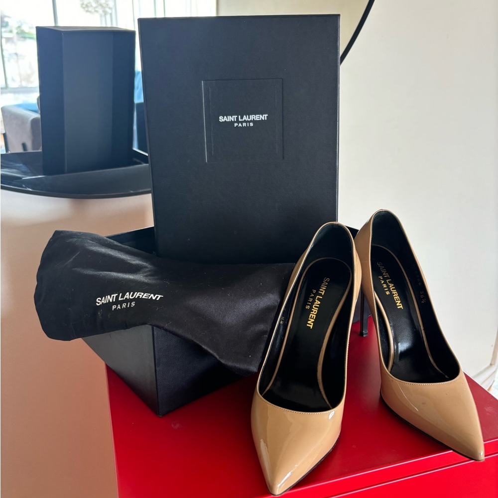 Saint Laurent Beige Women's Pumps